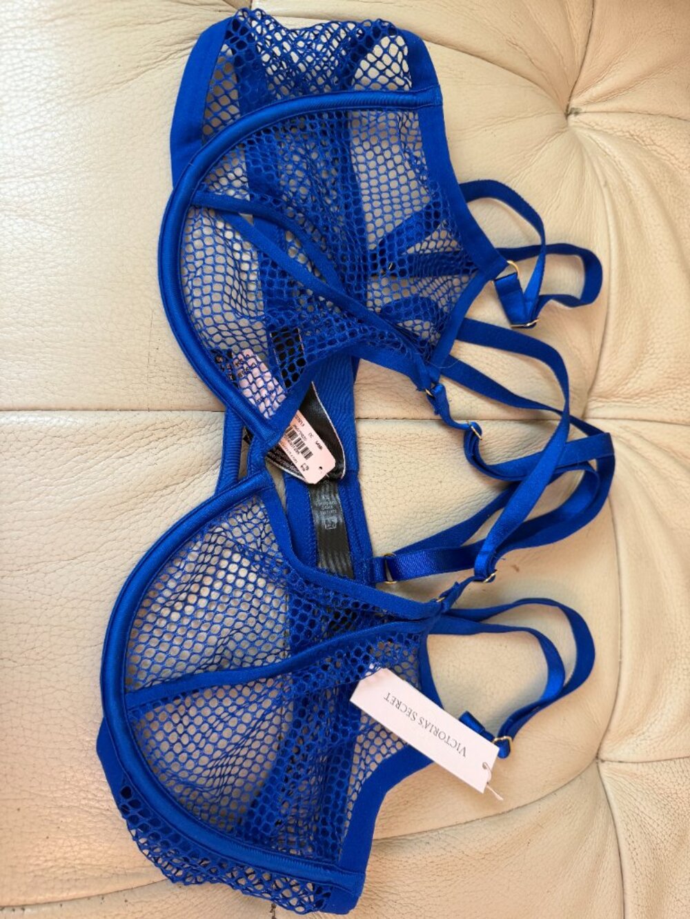 Victoria's Secret Very Sexy Strappy Fishnet Open Cup Low Cut Demi Bra MSRP $55 N